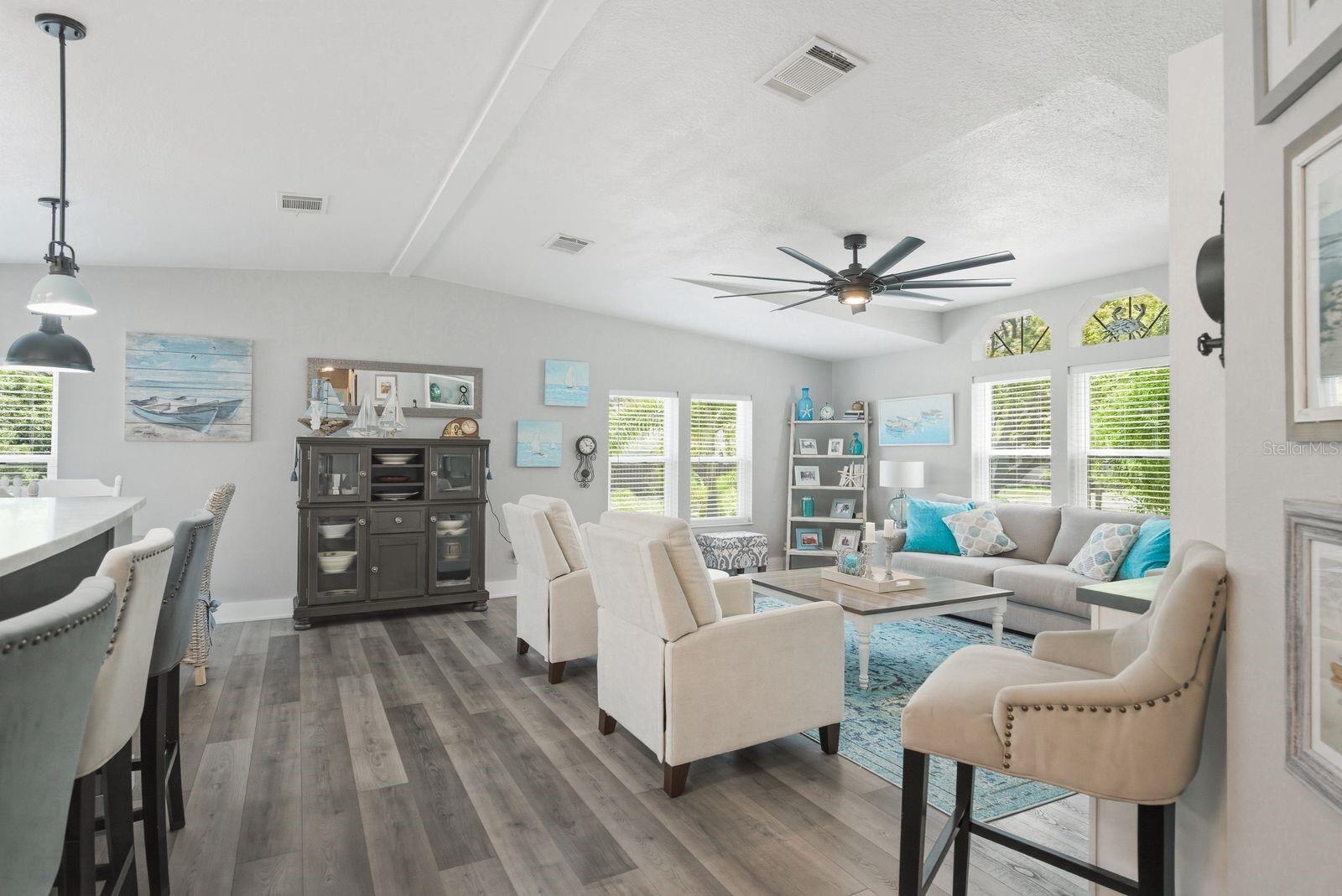Image 9 of 56 For 137 Lake Tarpon Drive 18