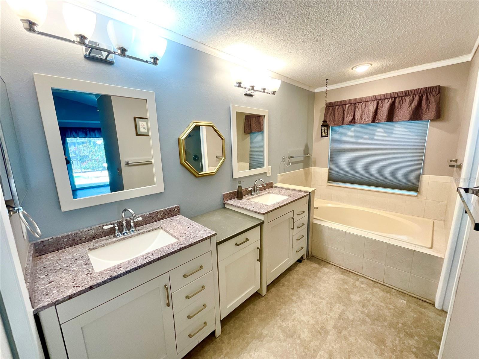 Image 15 of 31 For 2913 Longbrooke Way