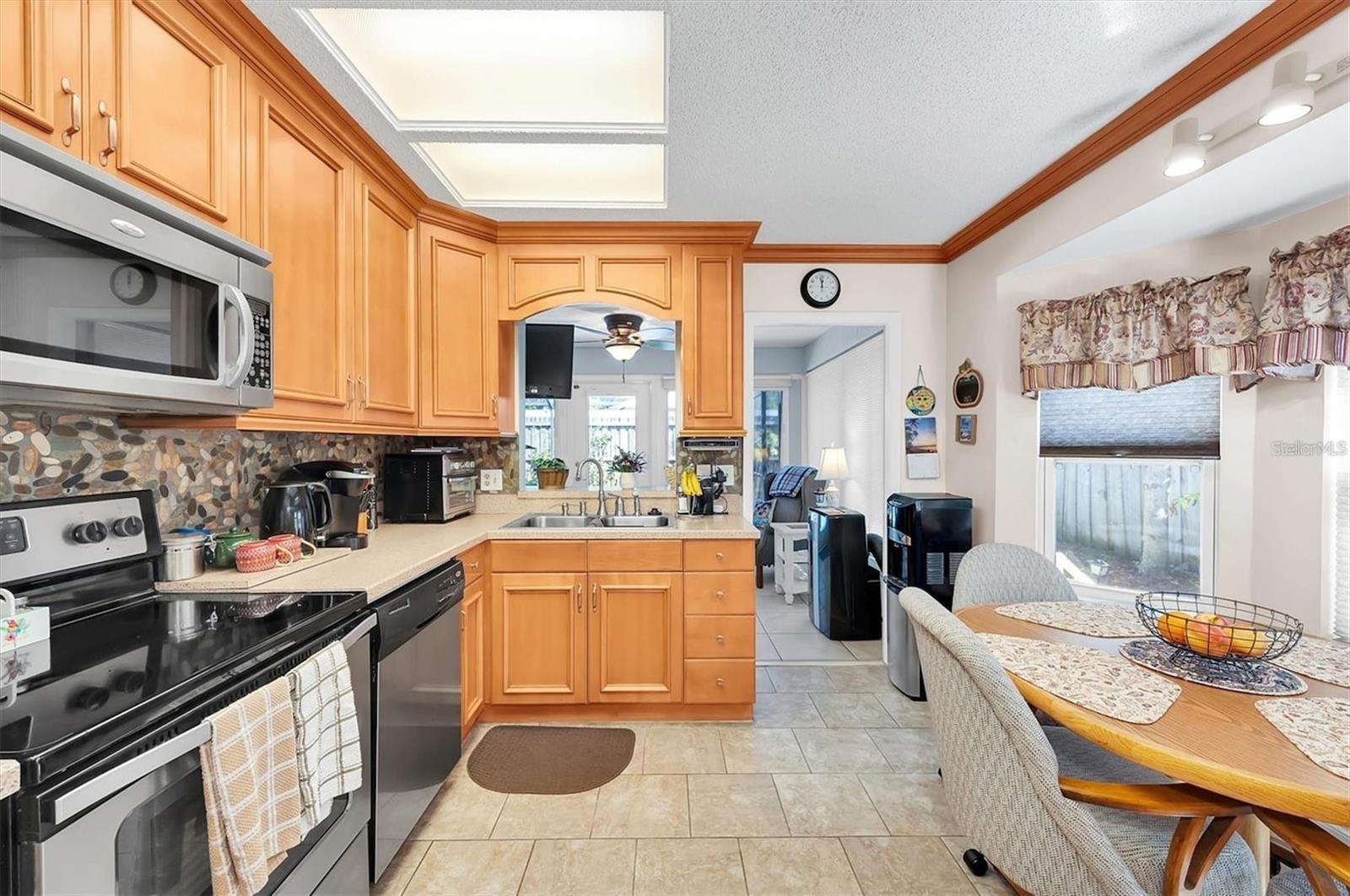 Image 2 of 31 For 2913 Longbrooke Way
