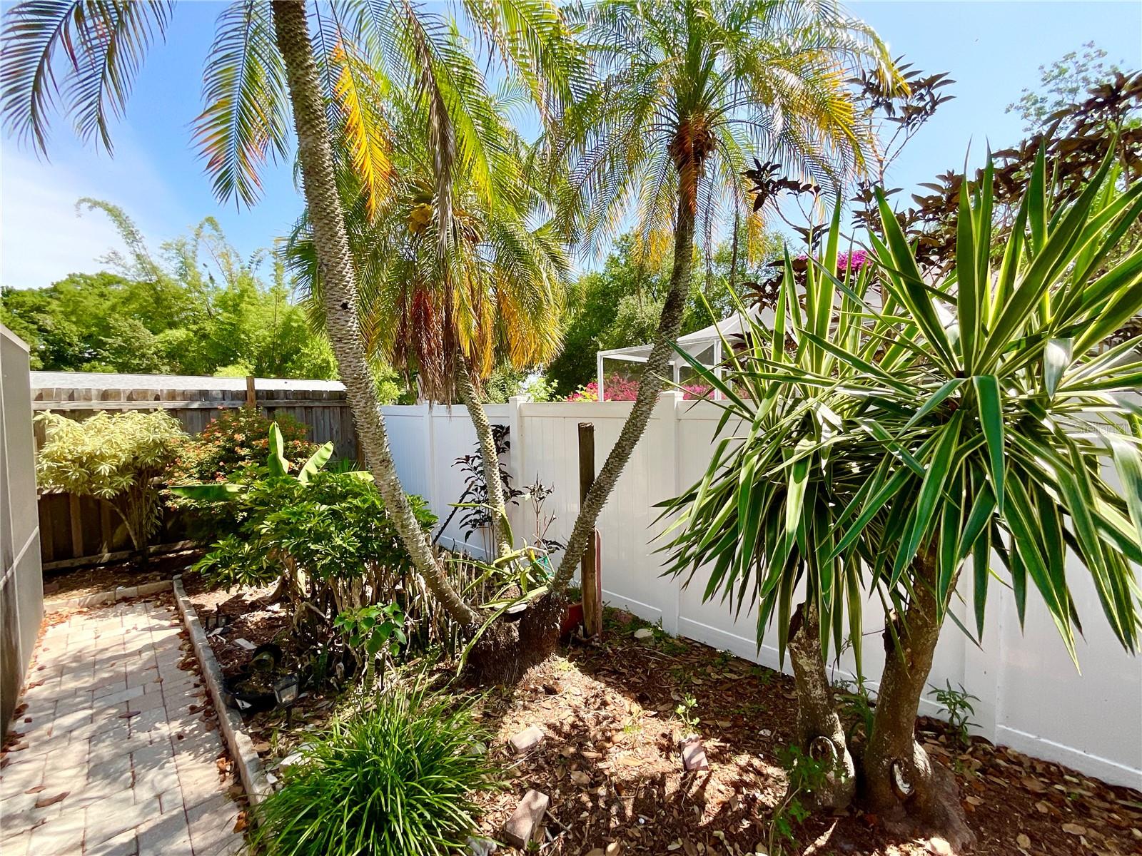 Image 24 of 31 For 2913 Longbrooke Way