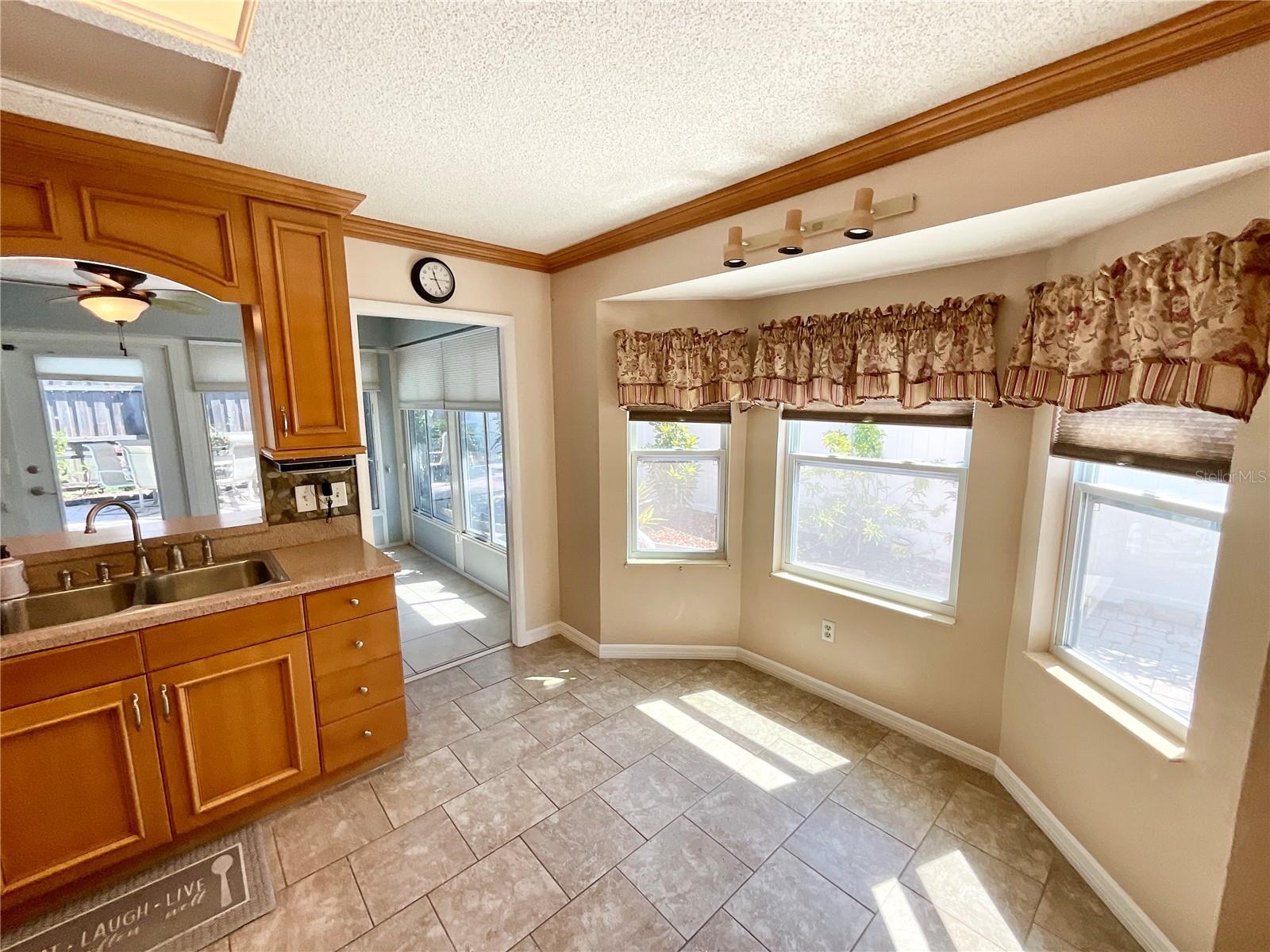 Image 4 of 31 For 2913 Longbrooke Way