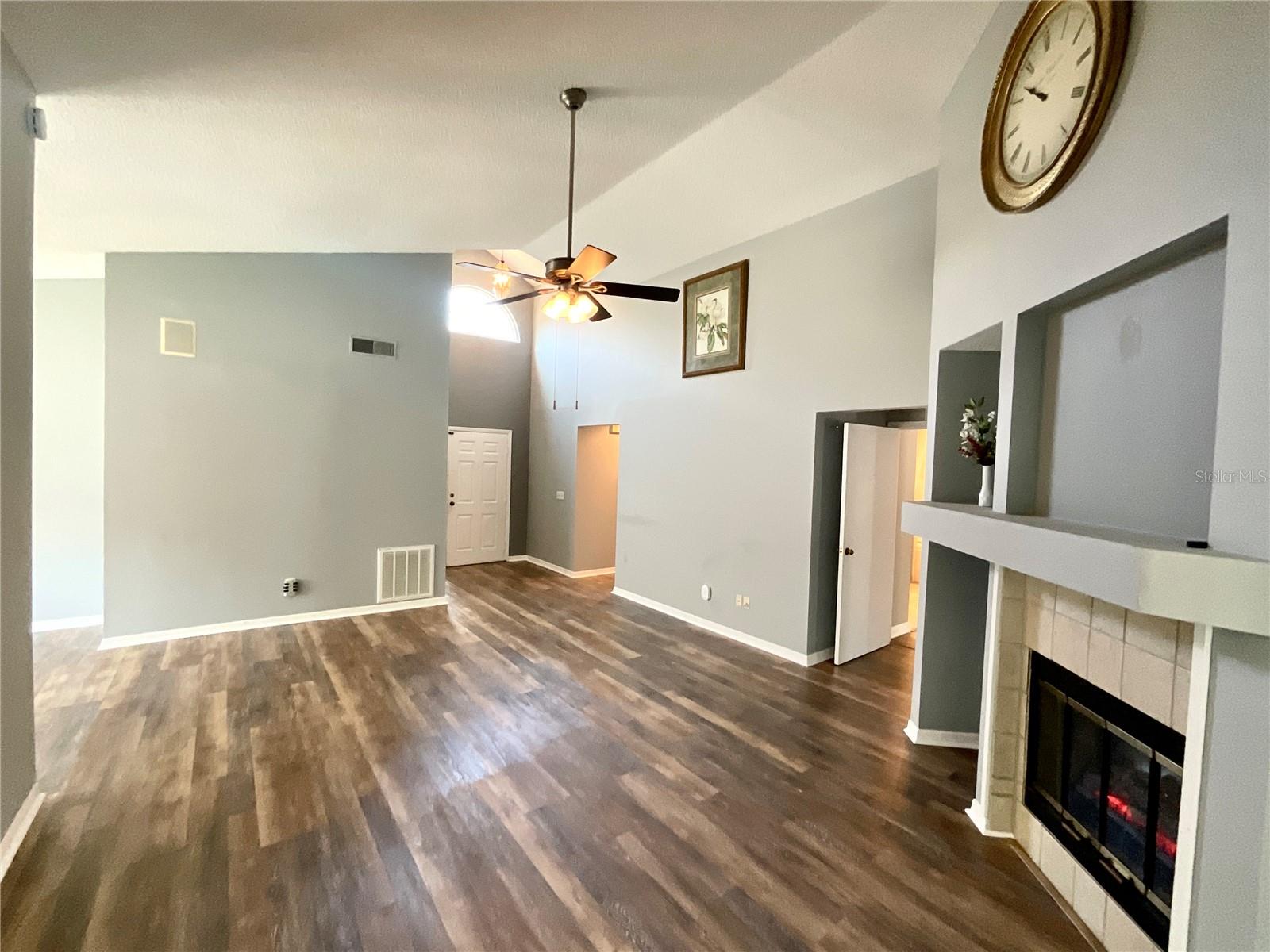 Image 7 of 31 For 2913 Longbrooke Way