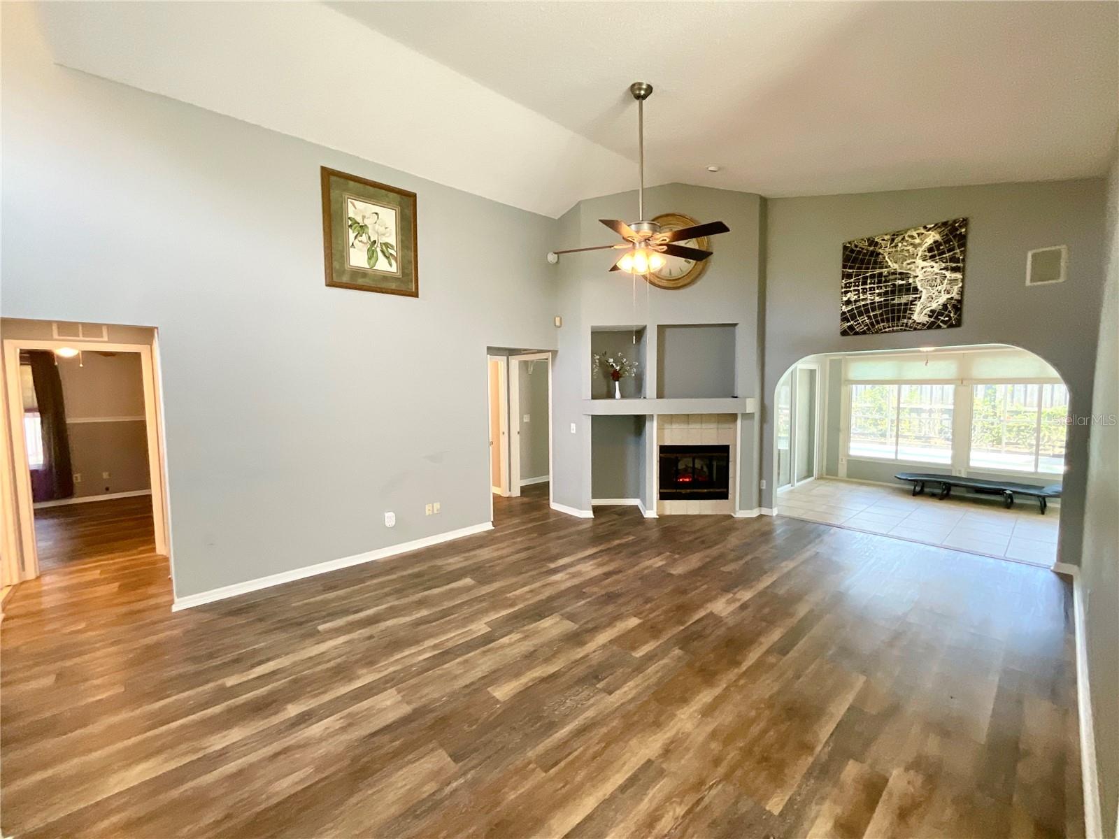 Image 9 of 31 For 2913 Longbrooke Way