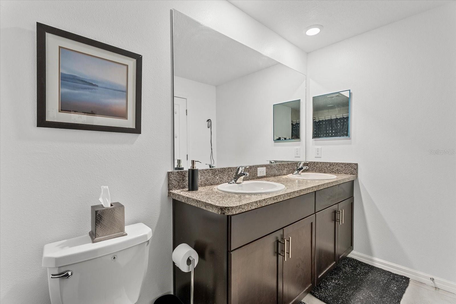 Image 20 of 24 For 10426 Shady Preserve Drive