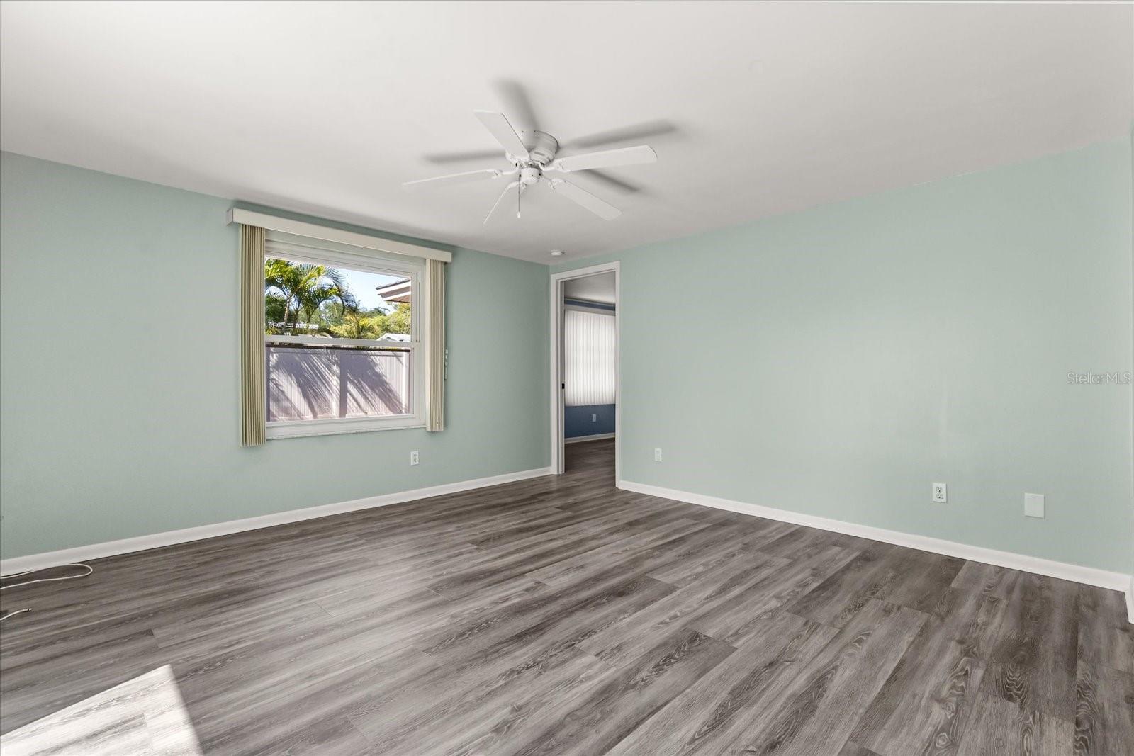 Image 10 of 30 For 620 Jacaranda Street