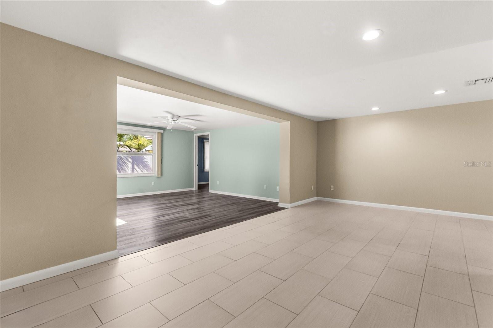 Image 5 of 30 For 620 Jacaranda Street