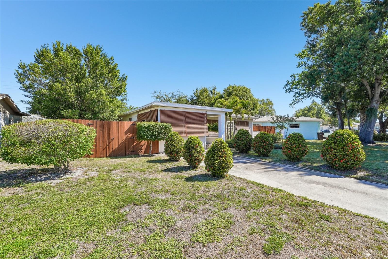 Image 6 of 35 For 5389 55th Avenue N