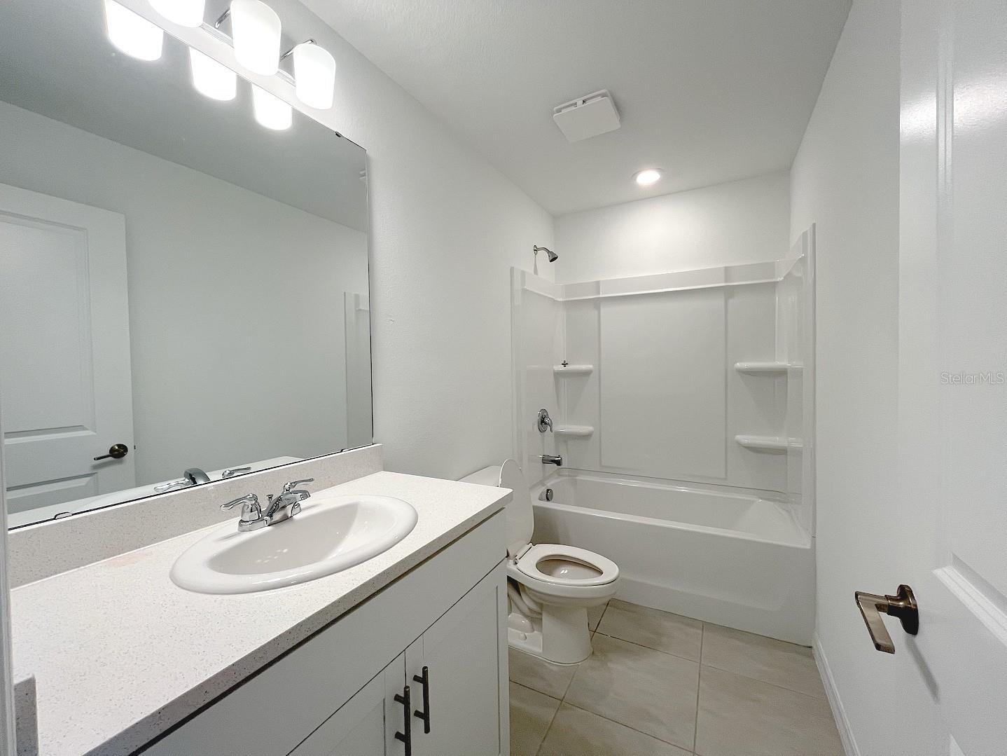 Image 25 of 37 For 11832 Glenside Terrace