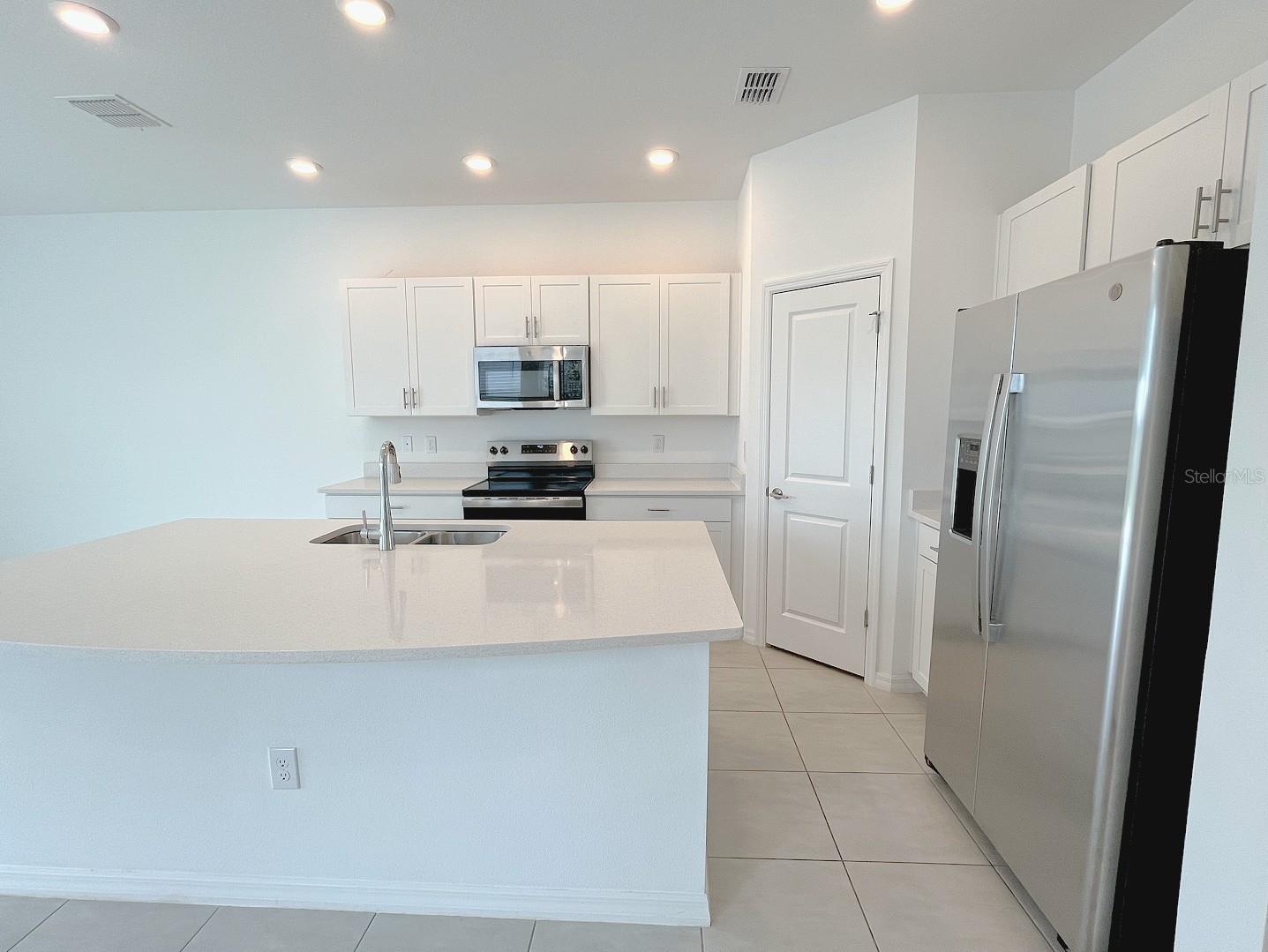 Image 4 of 37 For 11832 Glenside Terrace