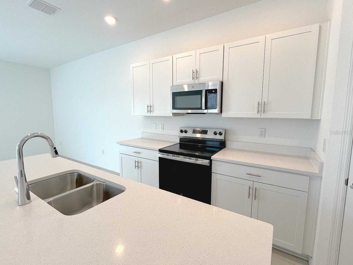 Image 5 of 37 For 11832 Glenside Terrace