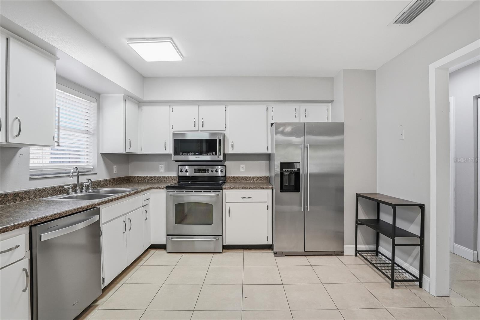 Image 10 of 30 For 3053 Oaklawn Ave