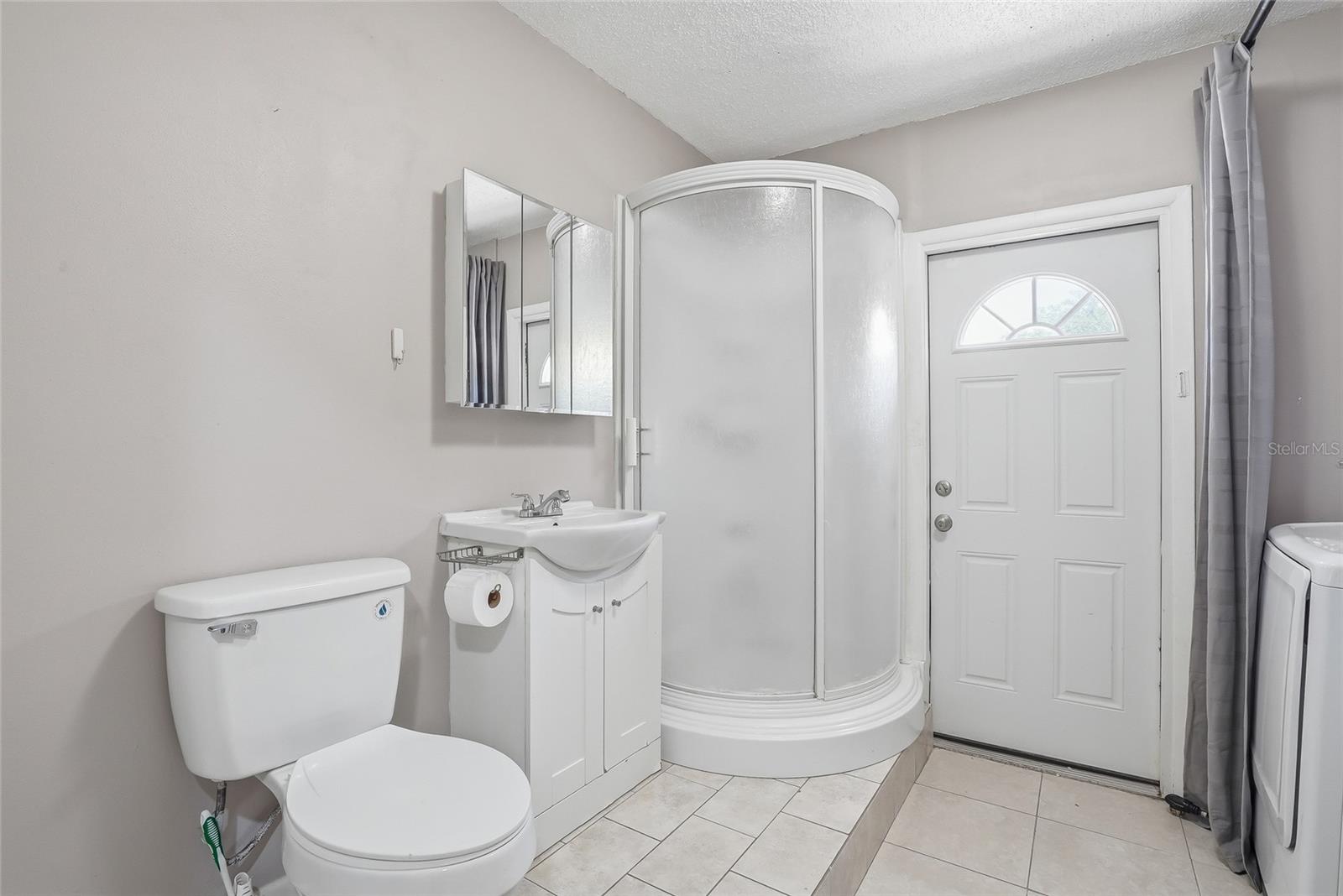 Image 21 of 30 For 3053 Oaklawn Ave