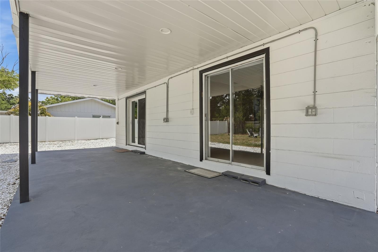 Image 23 of 30 For 3053 Oaklawn Ave