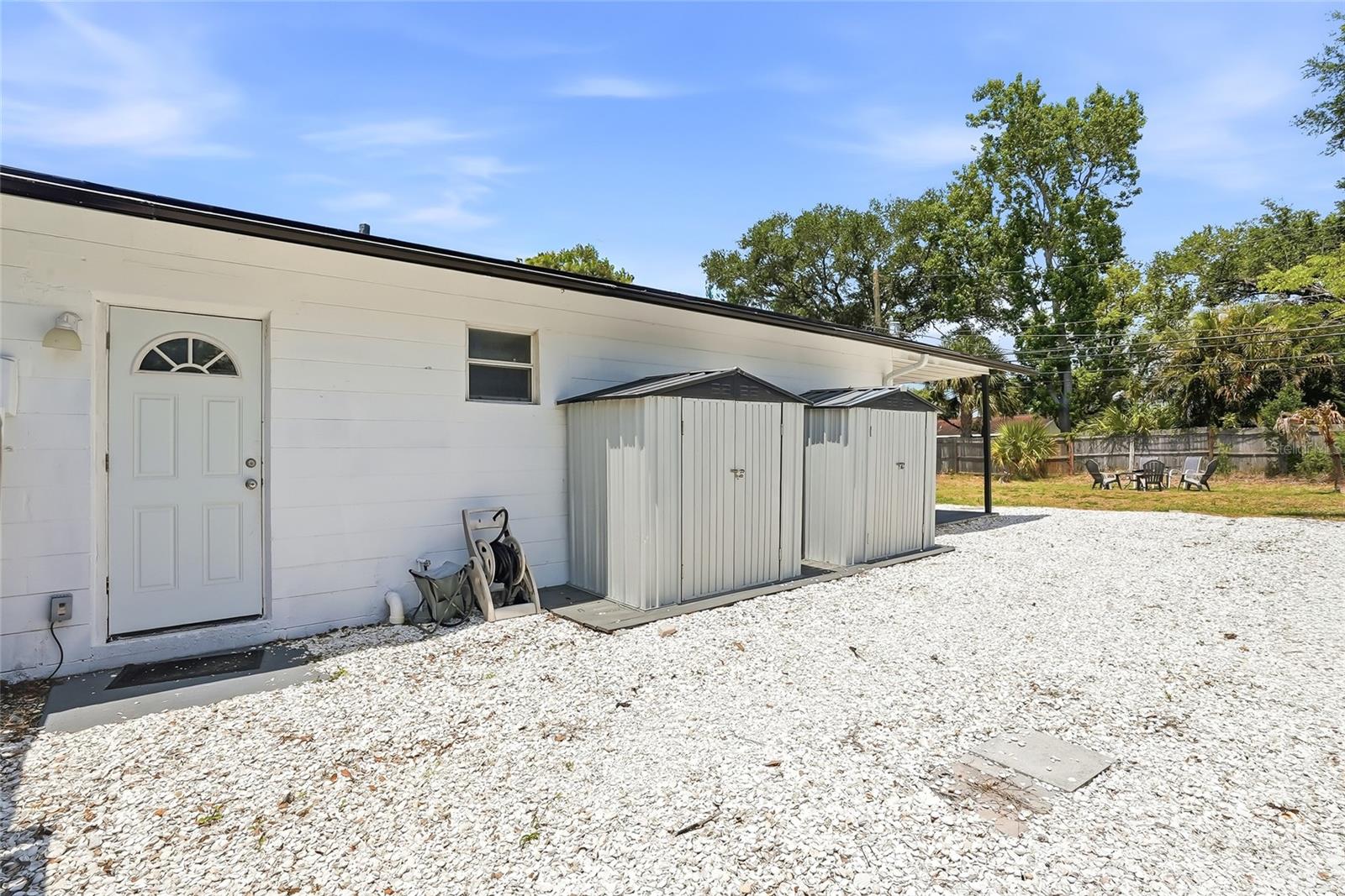 Image 24 of 30 For 3053 Oaklawn Ave