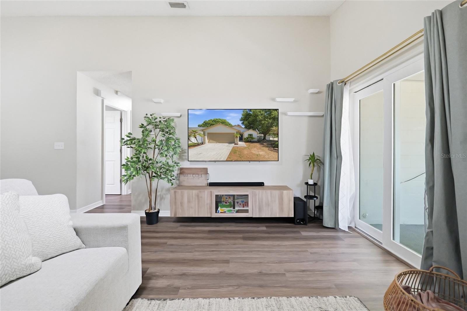 Image 13 of 42 For 2116 Intervista Ln