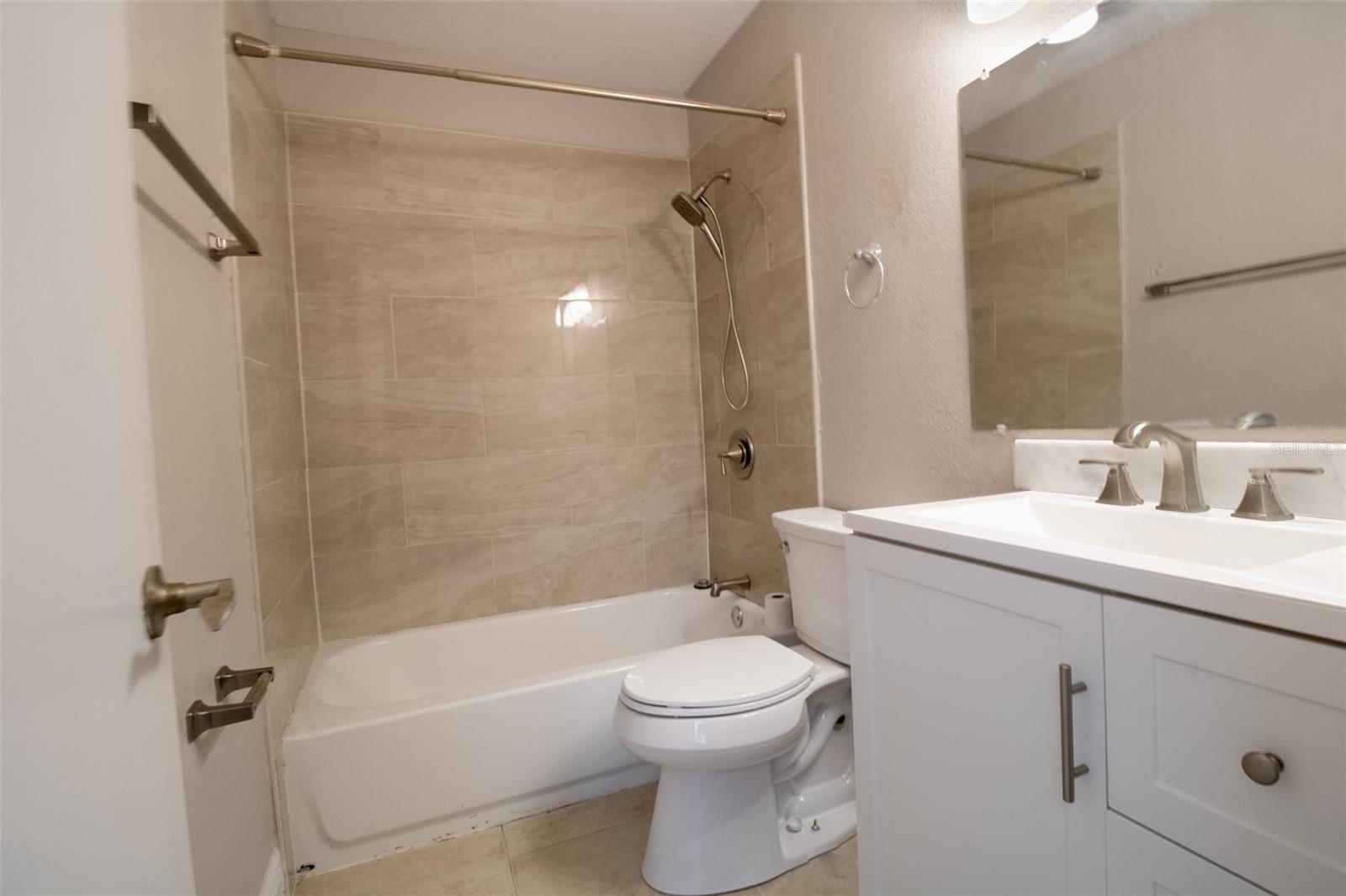 Listing photo id 7 for 13725 Juniper Blossom Drive 202