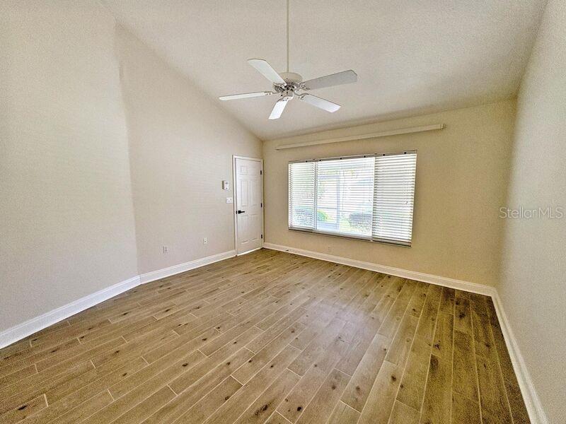 Image 13 of 25 For 13634 Lake Point Drive S
