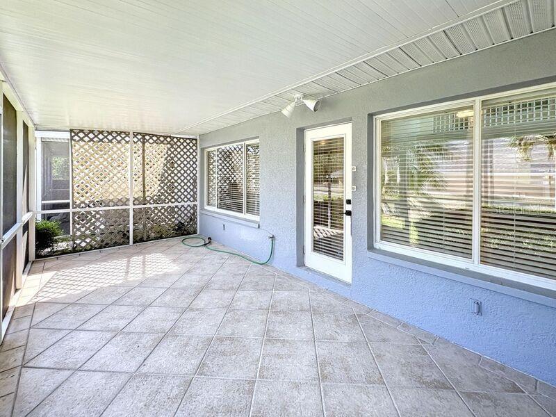 Image 21 of 25 For 13634 Lake Point Drive S