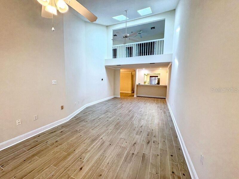 Image 4 of 25 For 13634 Lake Point Drive S