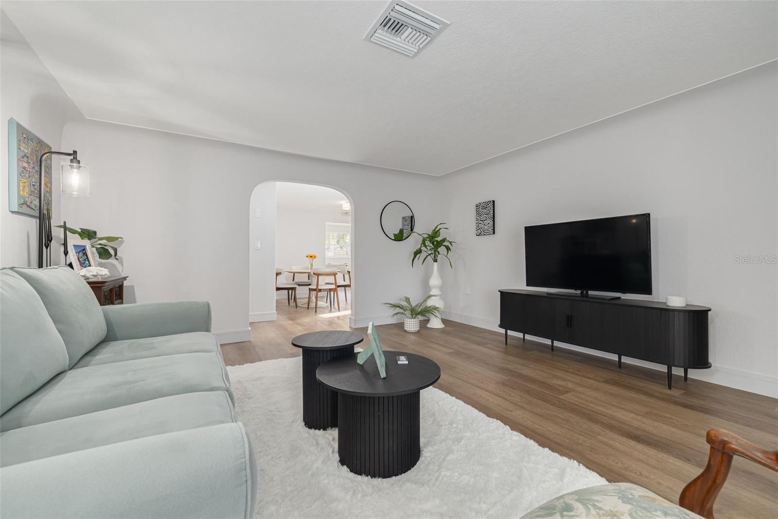 Image 4 of 19 For 3850 52nd Avenue N
