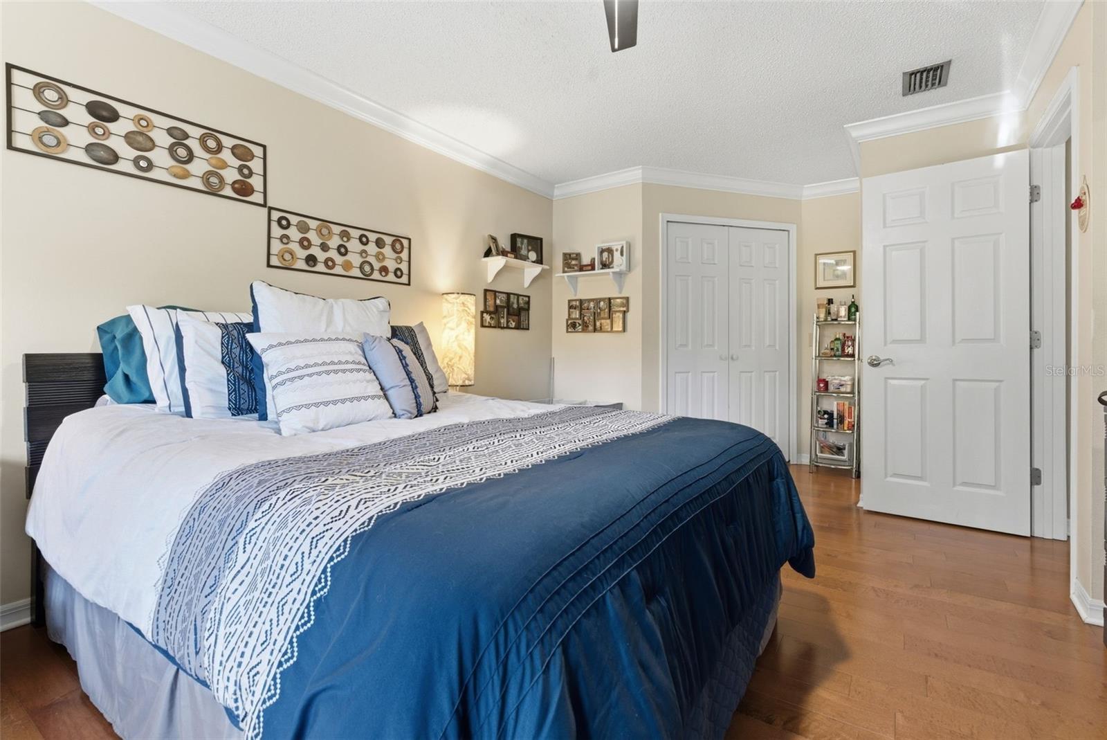 Image 18 of 41 For 3227 Valley Oaks Drive N-a