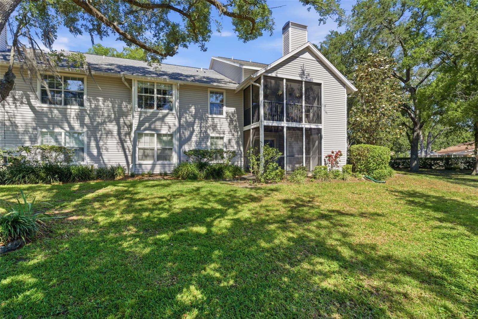 Image 29 of 41 For 3227 Valley Oaks Drive N-a