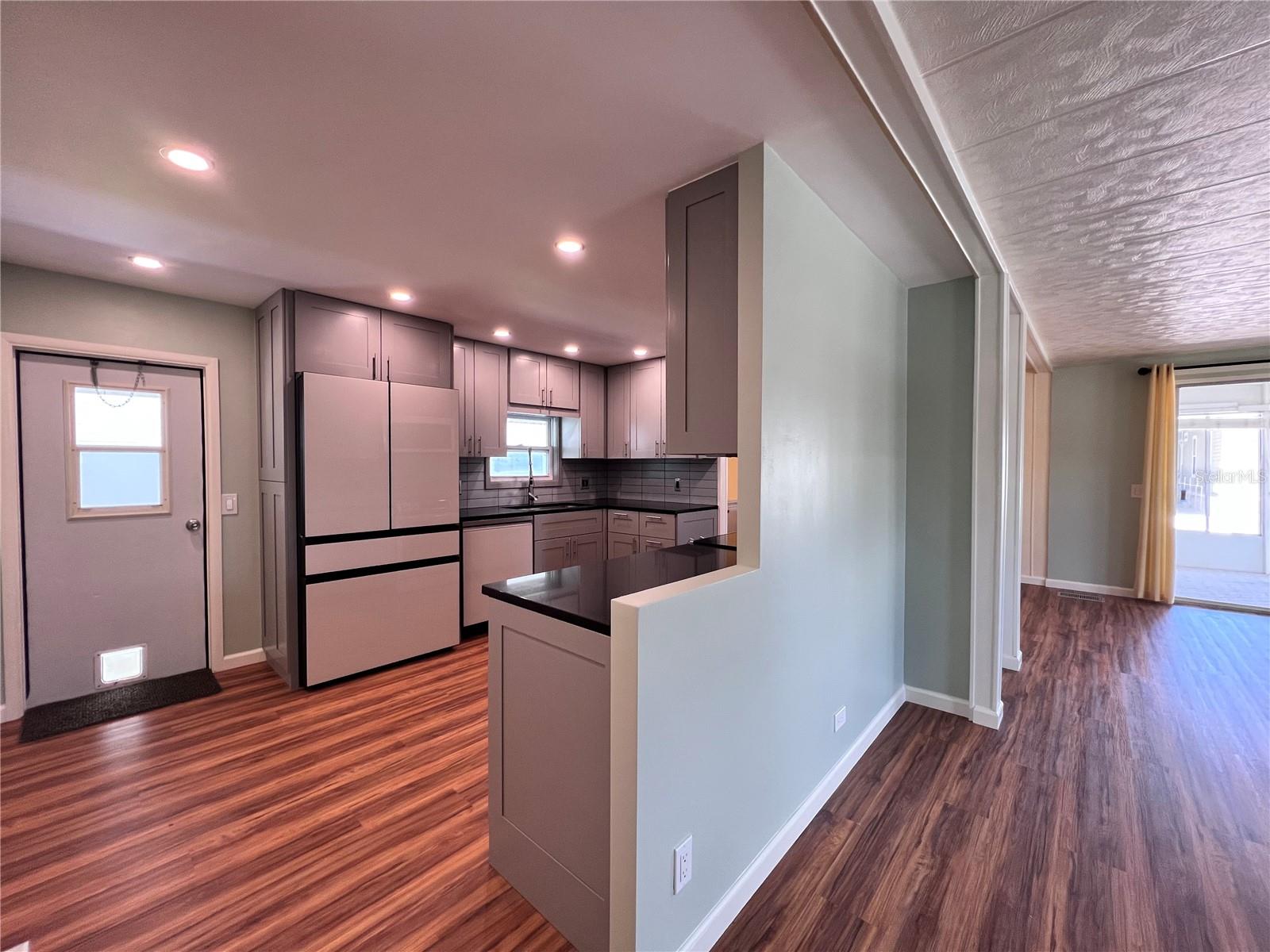 Image 16 of 56 For 1100 Belcher Road S 130