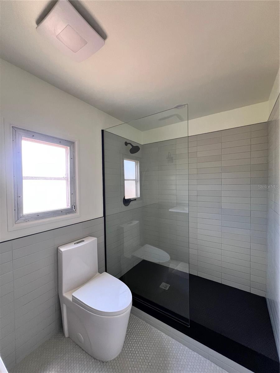 Image 22 of 56 For 1100 Belcher Road S 130