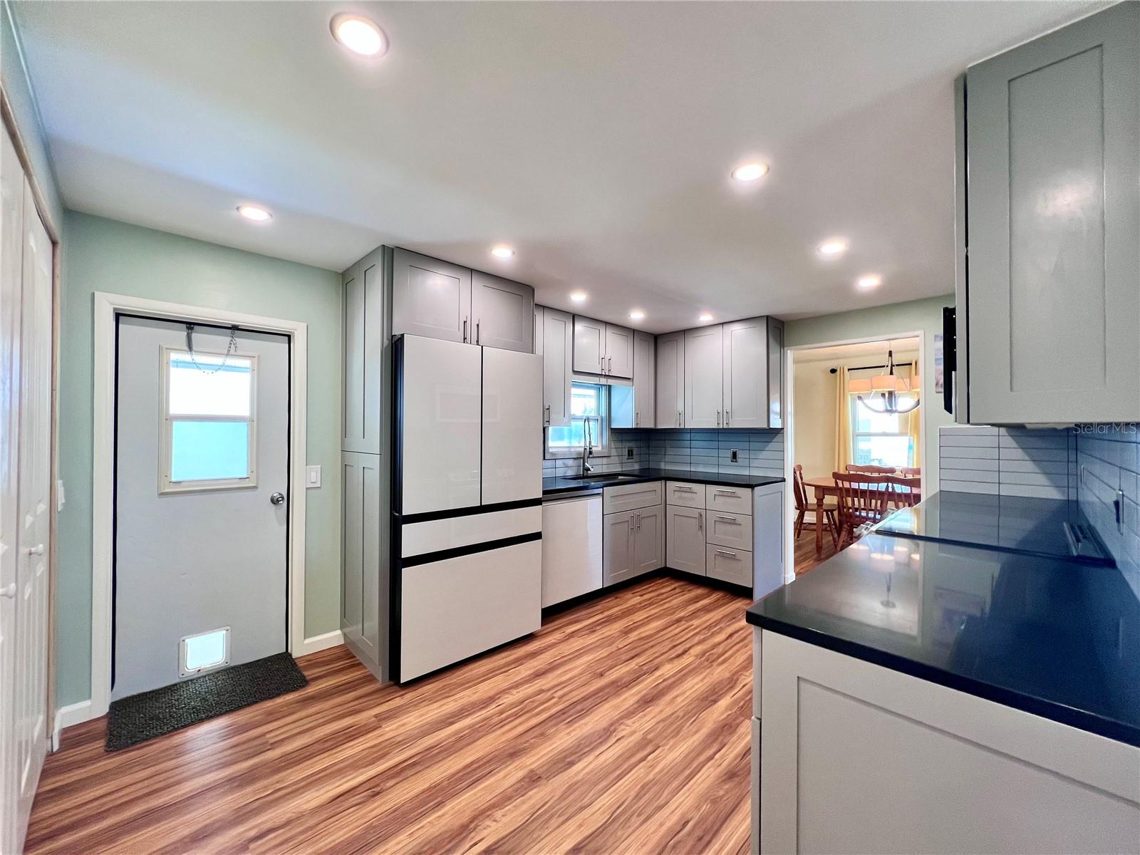 Image 6 of 56 For 1100 Belcher Road S 130