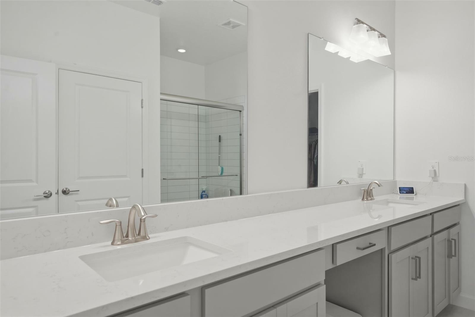 Listing photo id 32 for 10770 Tupper Cay Drive
