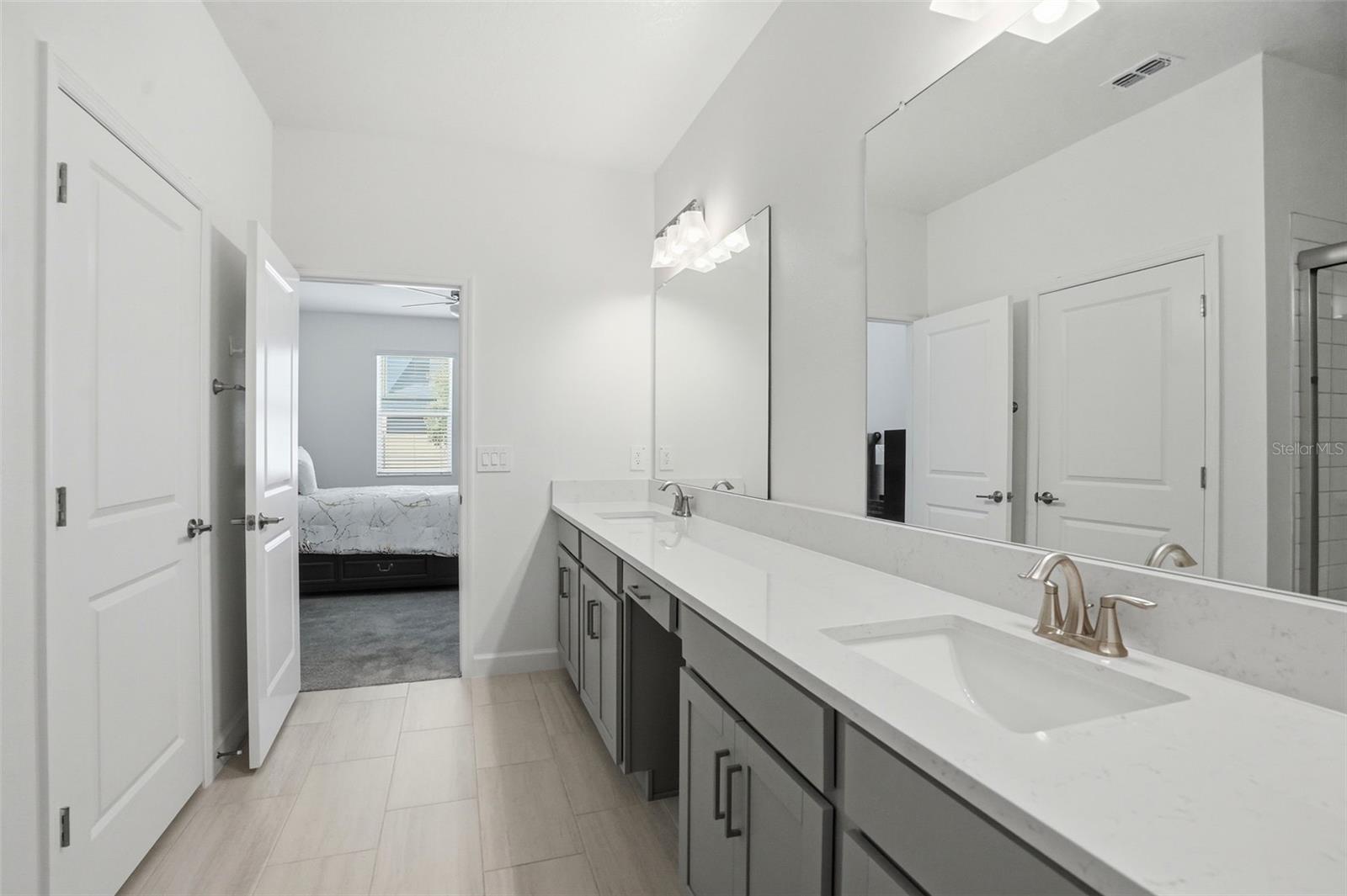 Listing photo id 34 for 10770 Tupper Cay Drive