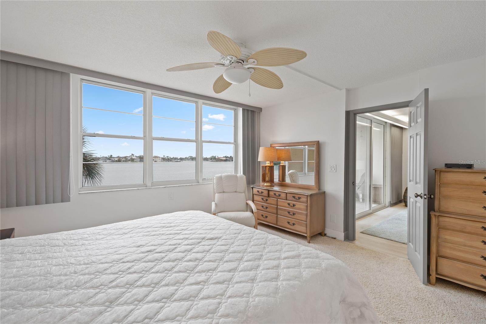 Image 2 of 31 For 7910 Sun Island Drive S 302