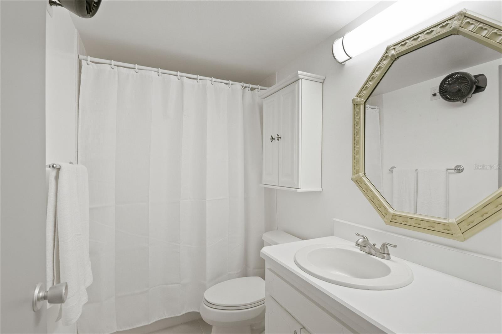 Image 21 of 31 For 7910 Sun Island Drive S 302