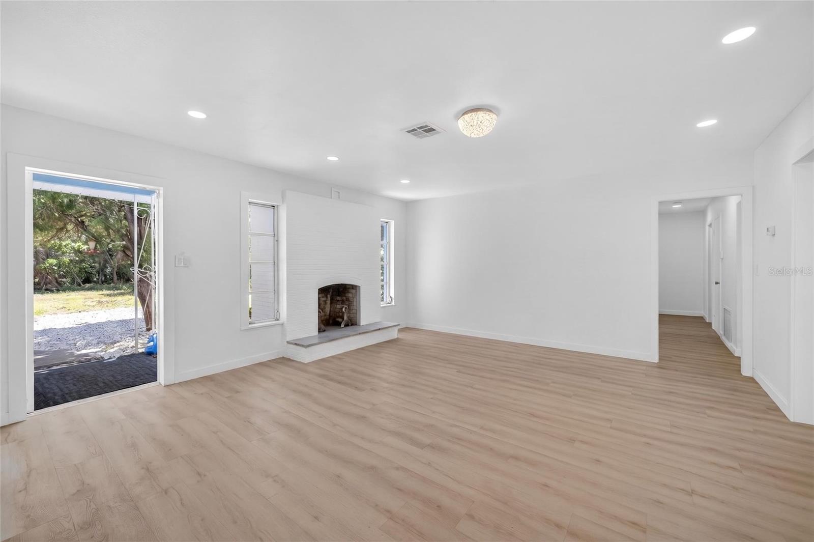 Image 10 of 48 For 4725 Tuttle Avenue