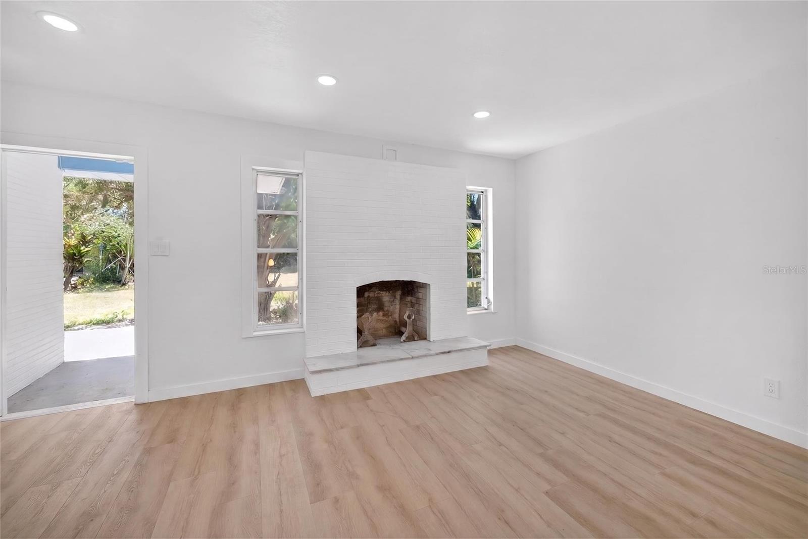 Image 13 of 48 For 4725 Tuttle Avenue