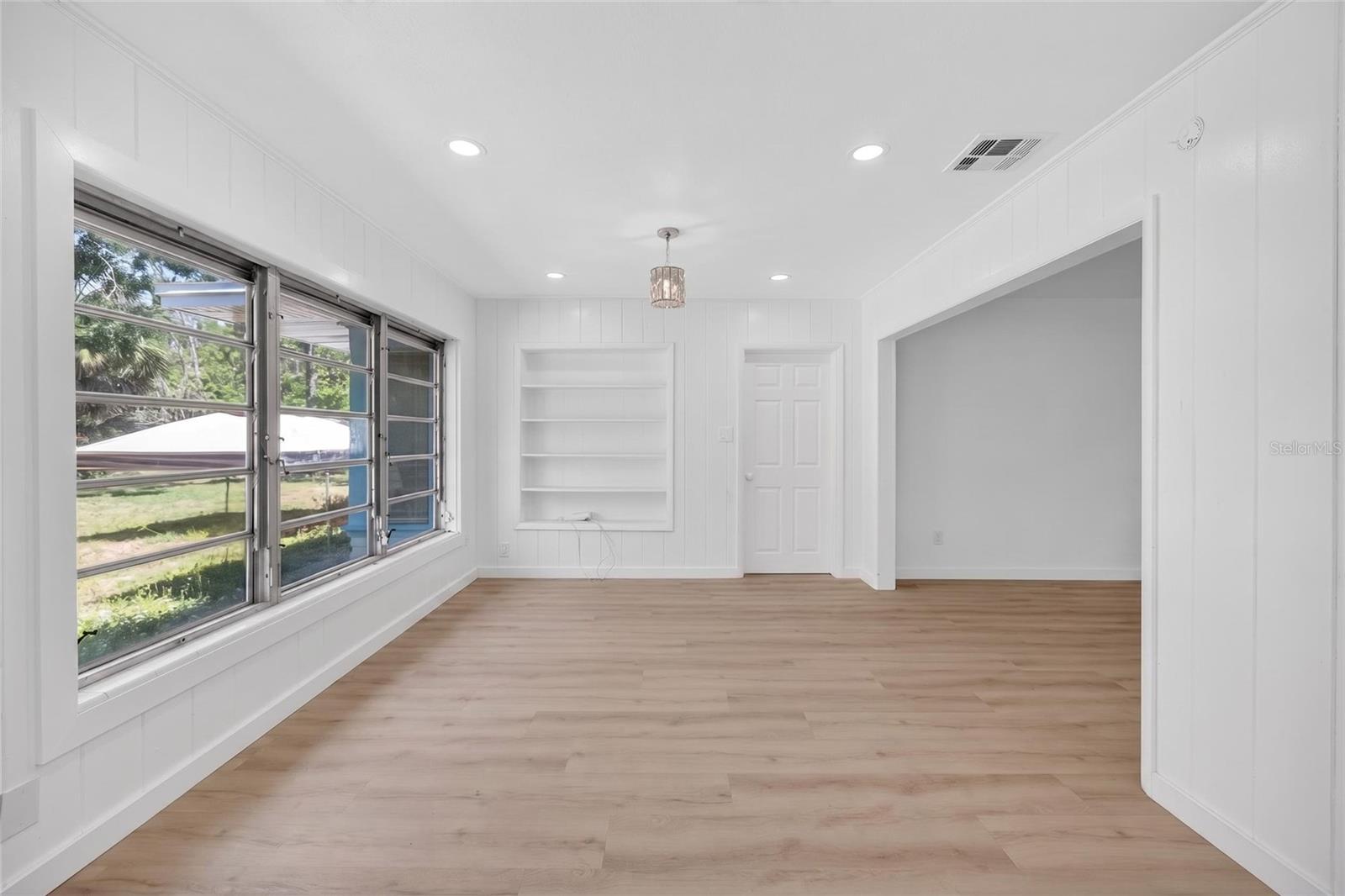 Image 17 of 48 For 4725 Tuttle Avenue