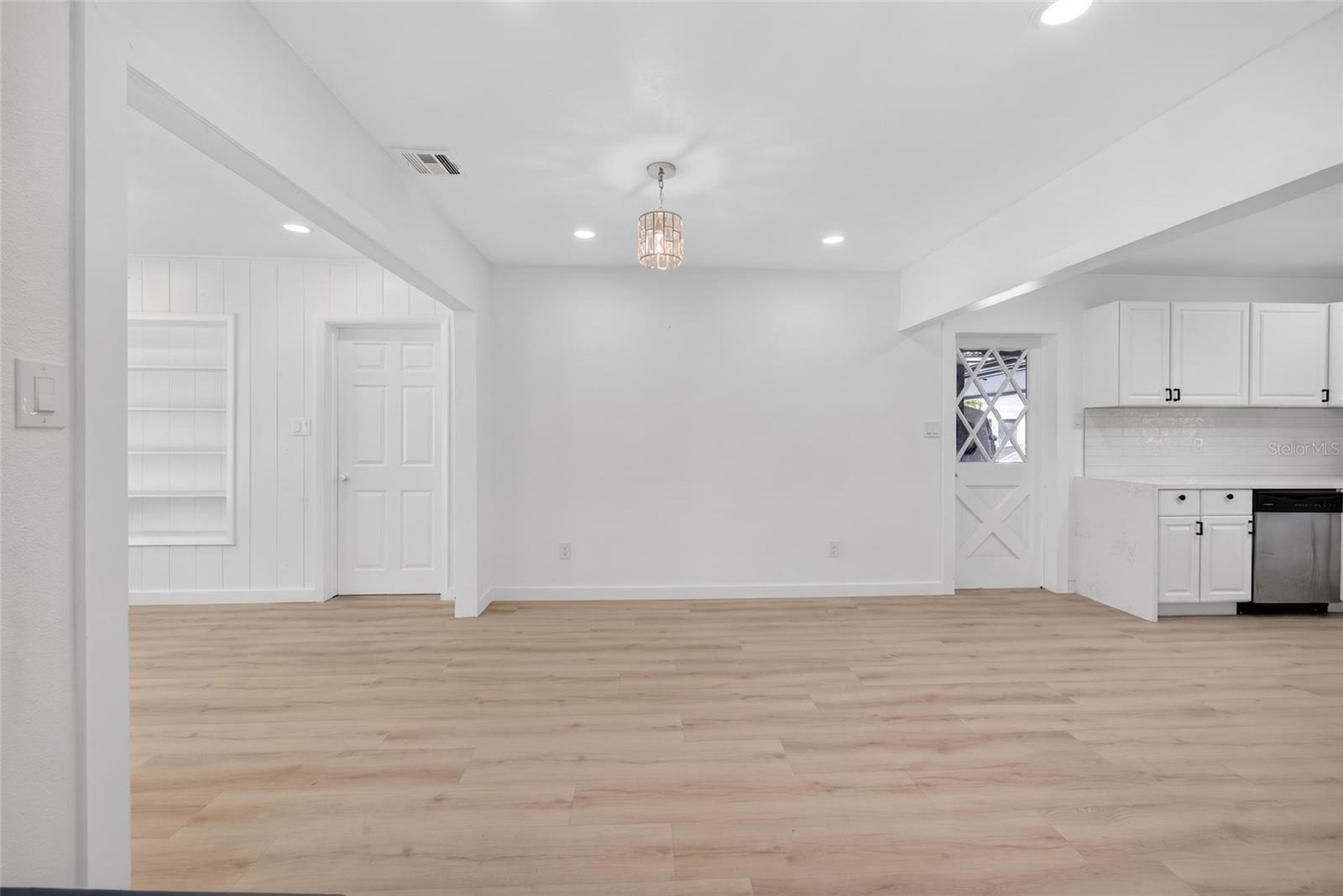 Image 22 of 48 For 4725 Tuttle Avenue