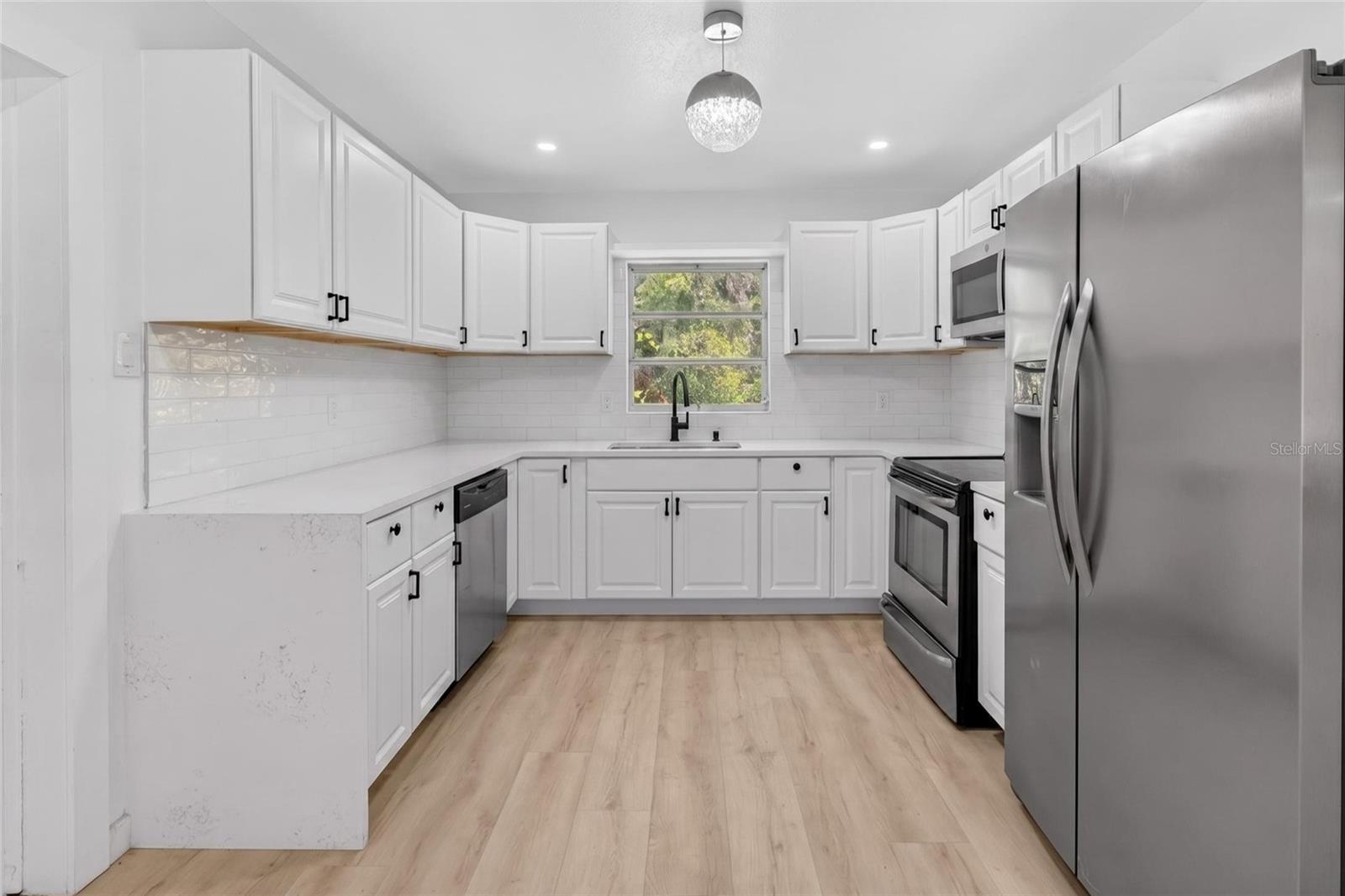 Image 3 of 48 For 4725 Tuttle Avenue