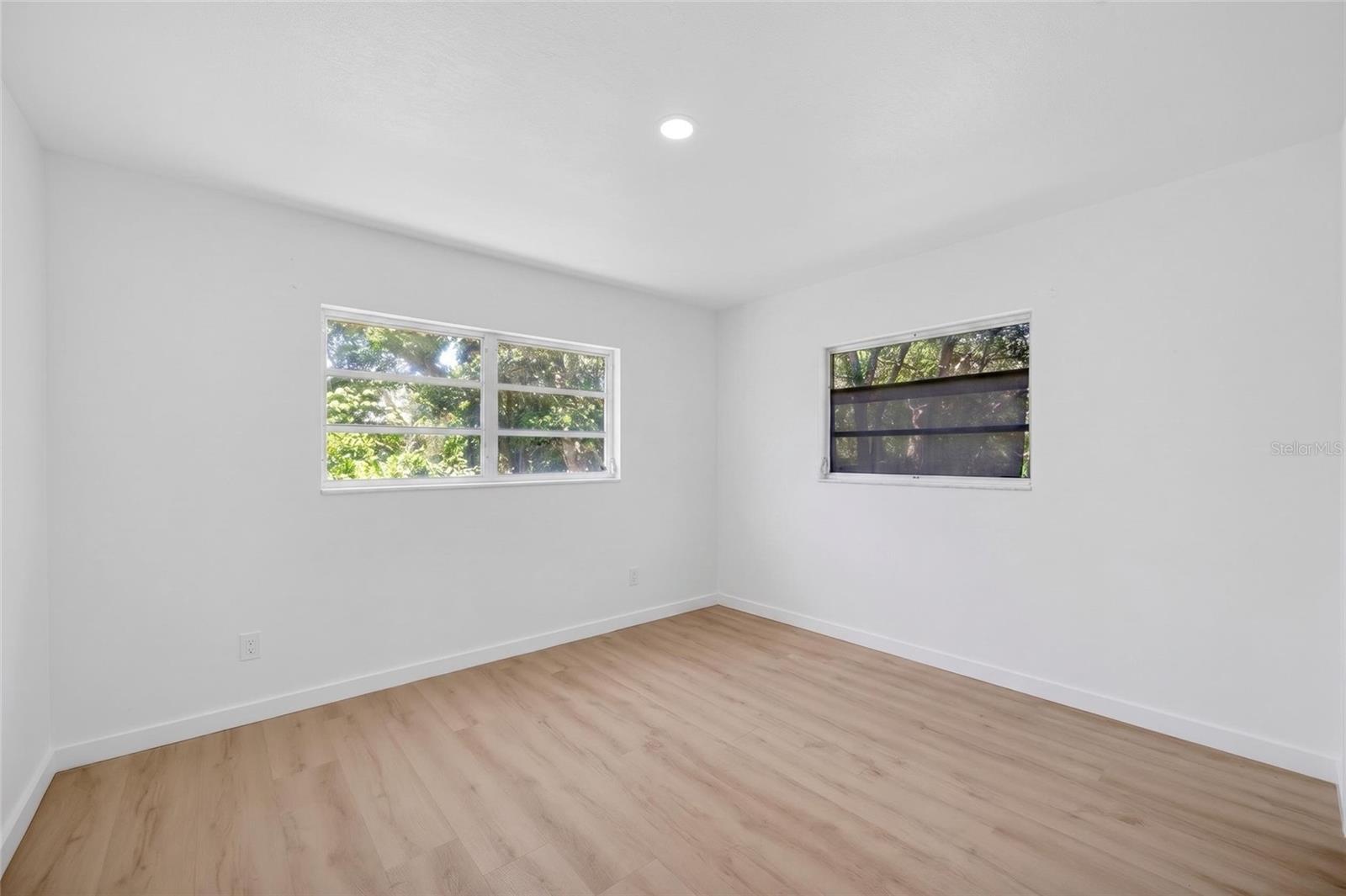 Image 32 of 48 For 4725 Tuttle Avenue