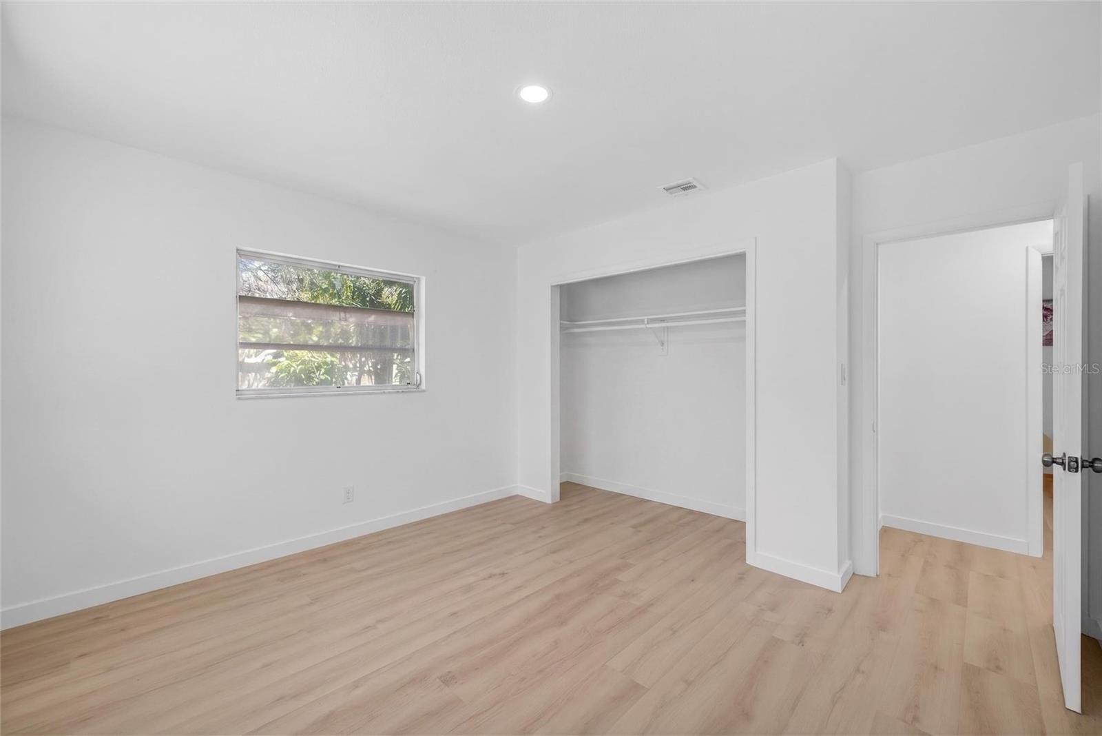 Image 33 of 48 For 4725 Tuttle Avenue