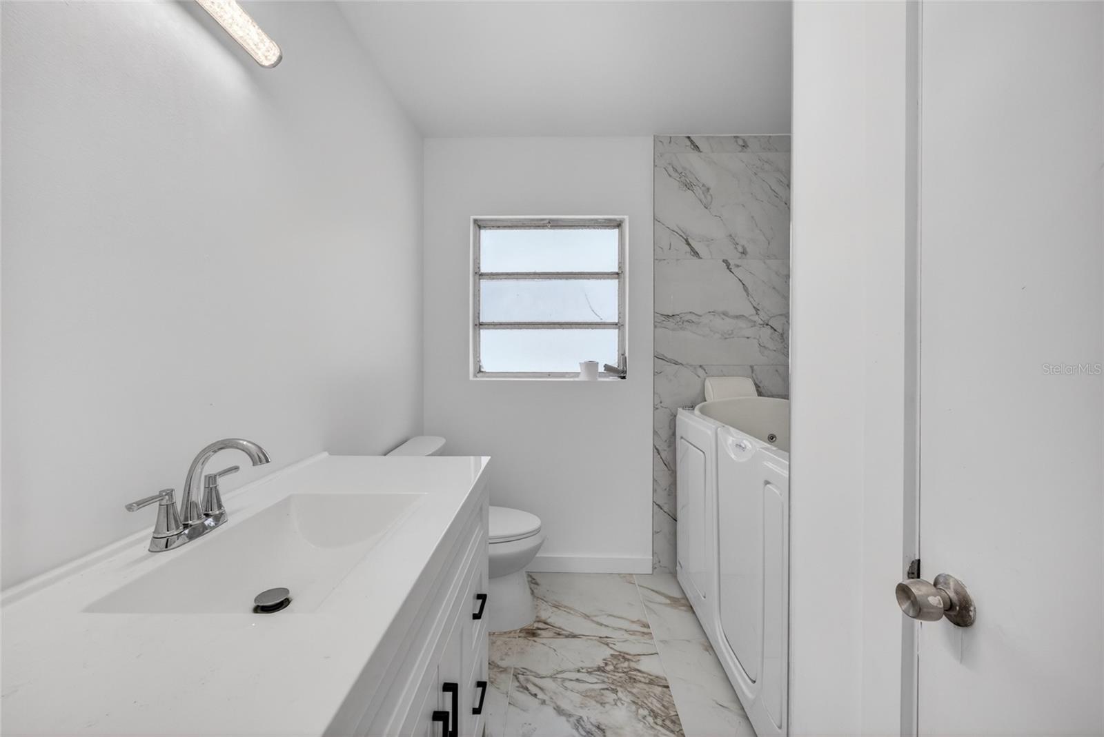 Image 36 of 48 For 4725 Tuttle Avenue