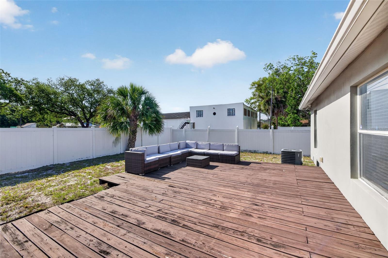 Image 23 of 30 For 5801 Miami Place