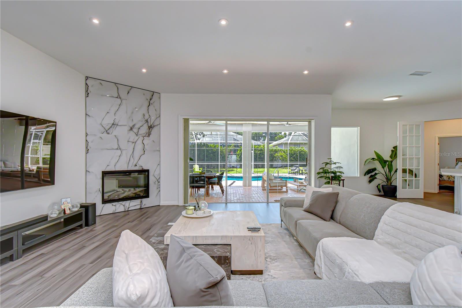 Image 12 of 43 For 2228 Valrico Forest Drive