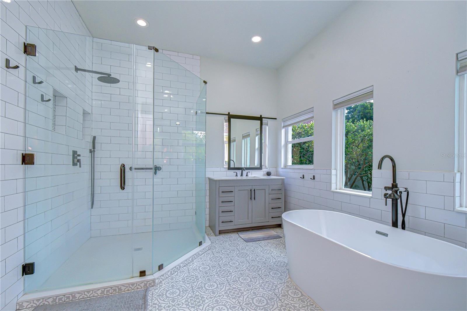 Image 25 of 43 For 2228 Valrico Forest Drive
