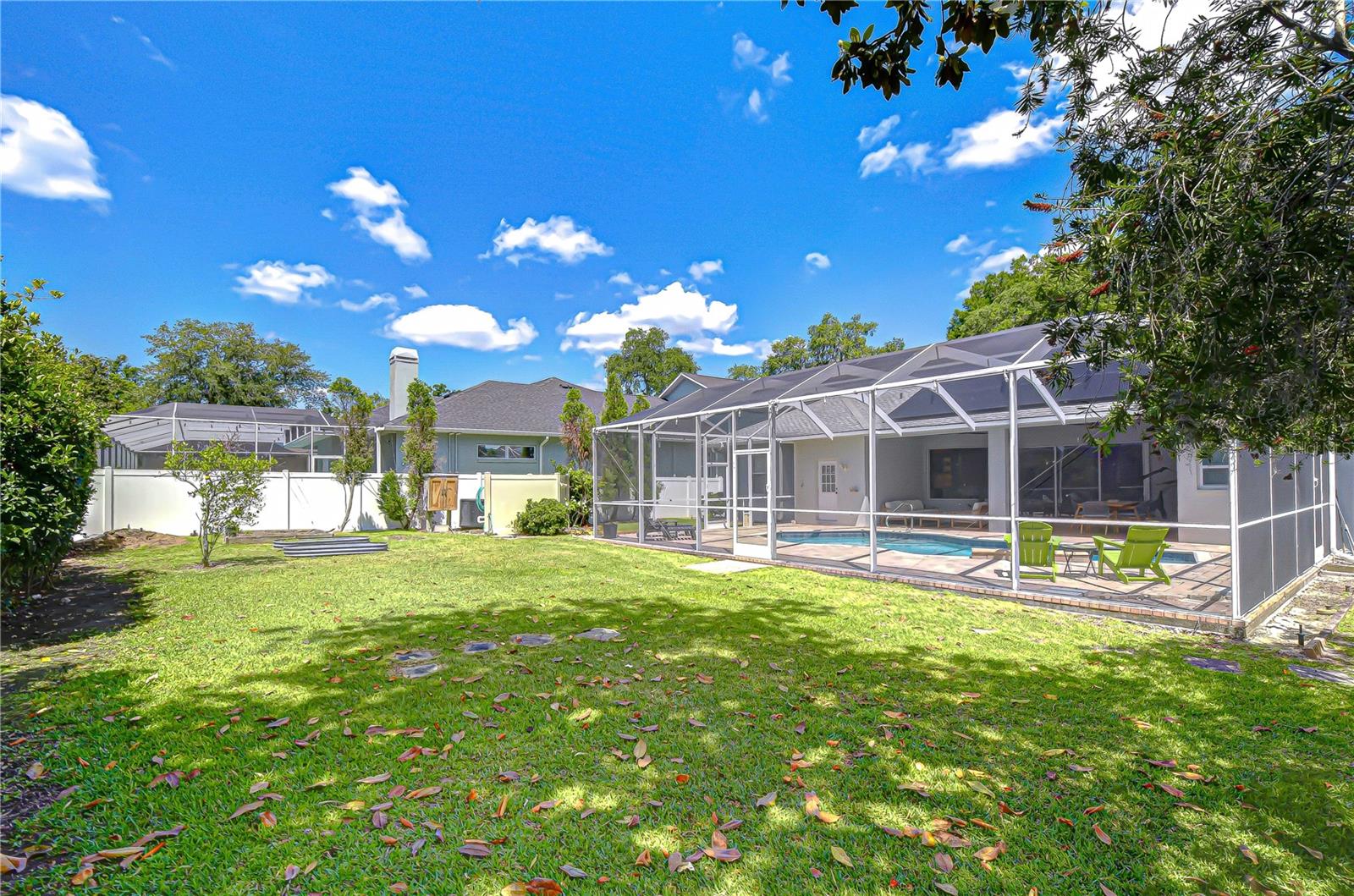 Image 4 of 43 For 2228 Valrico Forest Drive
