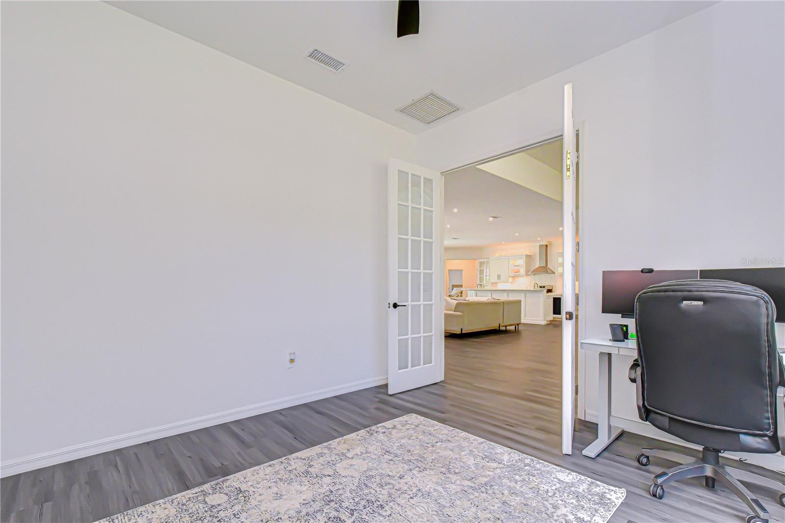 Image 7 of 43 For 2228 Valrico Forest Drive