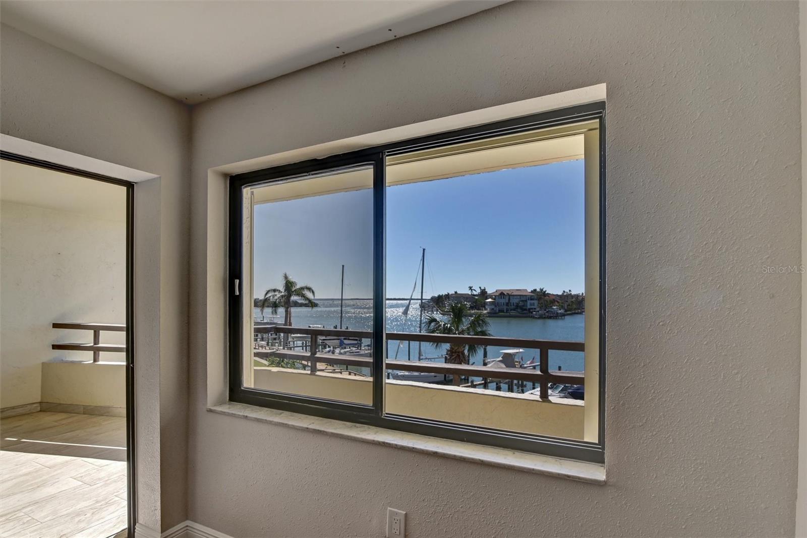 Image 10 of 36 For 126 1st Street E 209