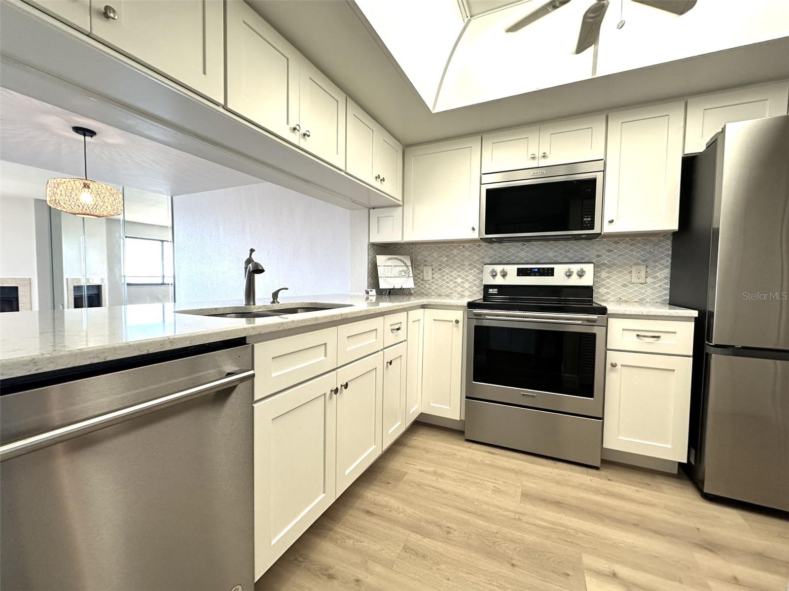Image 17 of 36 For 126 1st Street E 209