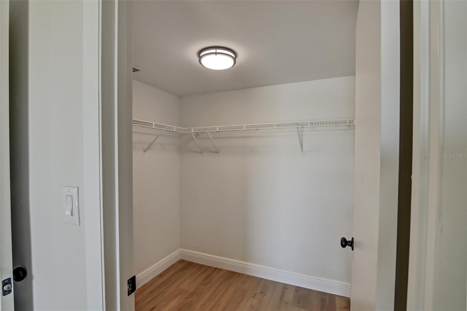 Image 22 of 36 For 126 1st Street E 209