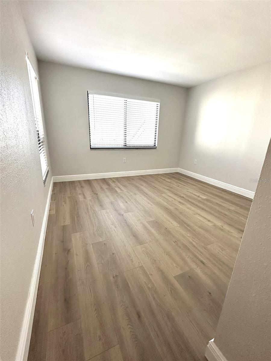 Image 27 of 36 For 126 1st Street E 209
